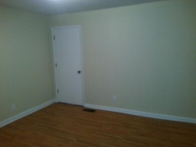 109 W Pine St unit 1/2, Johnson City, TN 37604 - photo 5