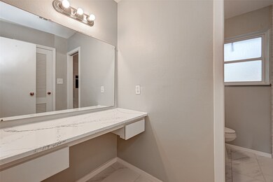 807 Rainy River Dr, Houston, TX 77088 - photo 4