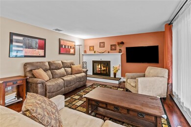 19 Wade Dr, Greenville, RI 02828 - photo 6