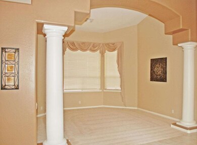 05-Frontroom2