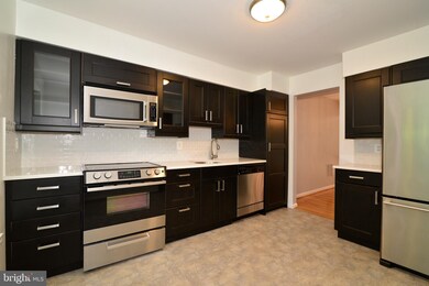 11539 Pine Cone Ct, Reston, VA 20191 - photo 5