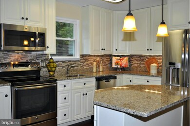 1206 Hunter Rd, Pasadena, MD 21122 - photo 7