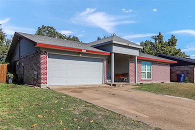 3217 Lariat Ln, Garland, TX 75042 - photo 2