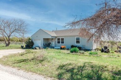 37105 Crescent Hill Rd, Osawatomie, KS 66064 - photo 2