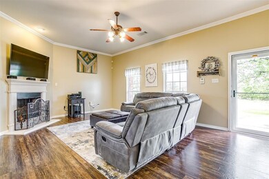 640 Reese Ln, Azle, TX 76020 - photo 6