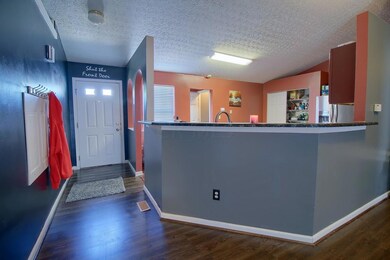 1246 Onslow Dr, Columbus, OH 43204 - photo 2