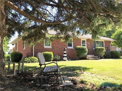 302 Jackson St, Elmore, OH 43416 - photo 3