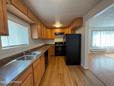 609-611 Hardcastle Way, Ketchikan, AK 99901 - photo 2