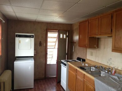 1855 Northampton St unit 2nd, Easton, PA 18042 - photo 2