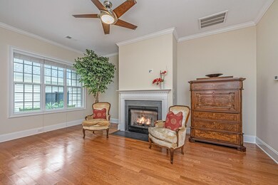 1789 Tennyson Row (11)