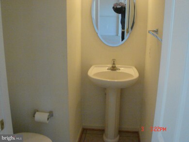 18246 Camdenhurst Dr, Gainesville, VA 20155 - photo 4