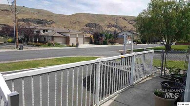 814 1st St, Asotin, WA 99402 - photo 6