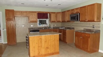 148 Luftus Ln, Dingmans Ferry, PA 18328 - photo 6