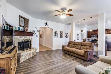 1164 Sapphire Ln, Joshua, TX 76058 - photo 6