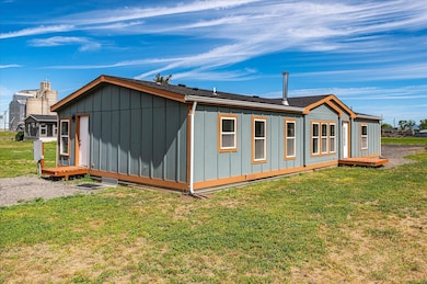 255 SE Railroad St, Creston, WA 99117 - photo 2