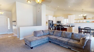 3809 E Hollow Crest Dr, Eagle Mountain, UT 84005 - photo 4