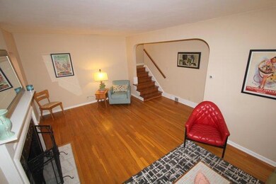 78 Demorest living room arch
