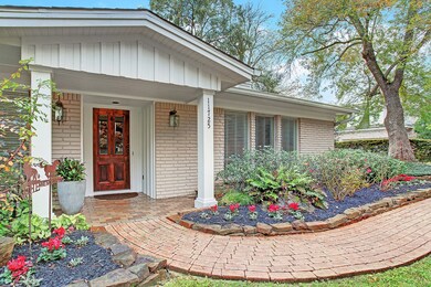 11725 Spriggs Way, Houston, TX 77024 - photo 2