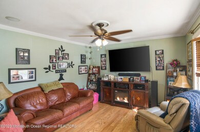 _RMJ0839 family room
