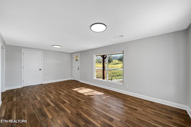 213 Mountain Rd, Clinton, TN 37716 - photo 7