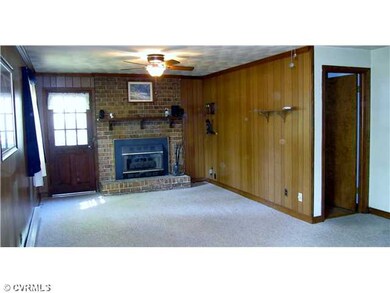 Den/Family/Great Room - 1st level with 2 outside d