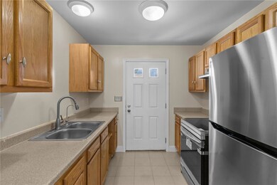 176 Pavilion Ave, Providence, RI 02905 - photo 3