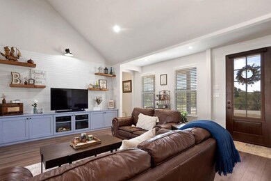 300 N Saddle Spur Ct, Weatherford, TX 76087 - photo 6