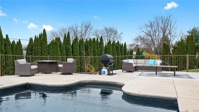 7447 Woodstone Cir, Macungie, PA 18062 - photo 3