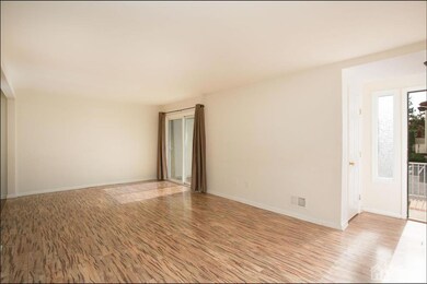 103 Michaels Ct, Woodbridge, NJ 07095 - photo 5