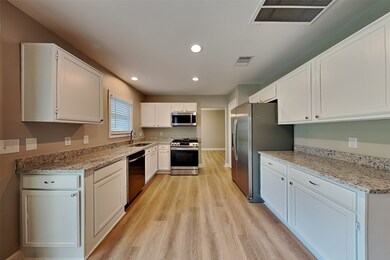 5111 Spring Circle Dr, Pearland, TX 77584 - photo 6