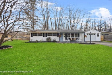 13 Cornell Ave, Red Hook, NY 12571 - photo 3