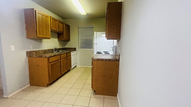 3602 Mandy Dr unit 2, Granbury, TX 76048 - photo 7