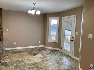 3338 SW 43rd St, Topeka, KS 66610 - photo 5