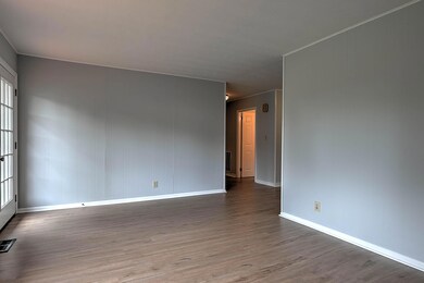 704 Hiwassee Hill Dr, Johnson City, TN 37601 - photo 6