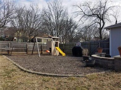 3600 SW Cambridge Terrace, Topeka, KS 66610 - photo 7