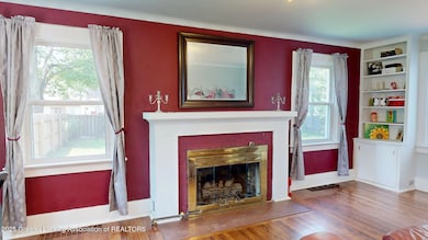 27-web-or-mls-627 State St (28)