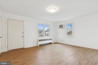 878 Warren St, Pottstown, PA 19464 - photo 7