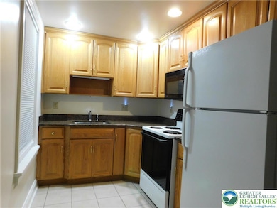 826 Main St unit 2, Bethlehem, PA 18018 - photo 2