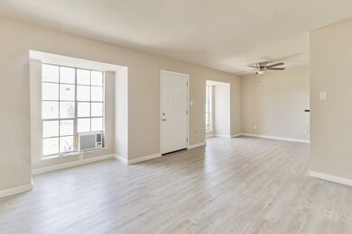 6815 Beachwood St unit 1, Houston, TX 77021 - photo 7