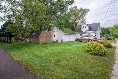 1027 Pershing St, Eau Claire, WI 54703 - photo 3