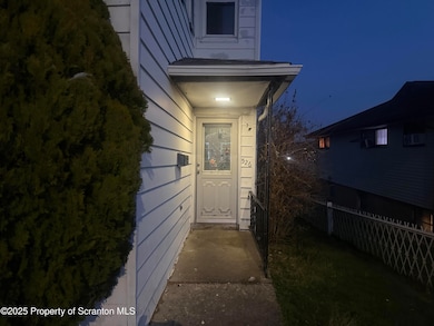 526 N Fillmore Ave, Scranton, PA 18504 - photo 2