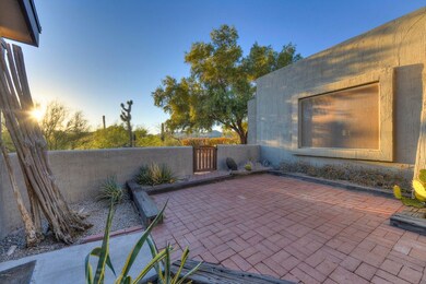 002_Front Patio