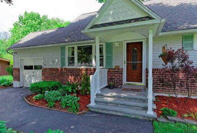 33 Jefferson Ave, Rensselaer, NY 12144 - photo 2