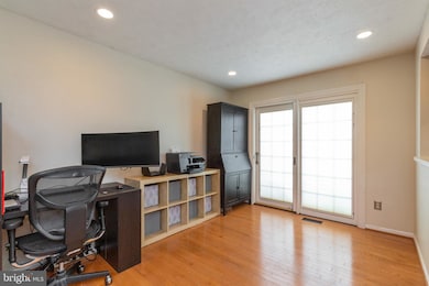 14075 Winding Ridge Ln, Centreville, VA 20121 - photo 5