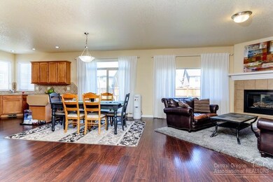 2915 SW Indian Place, Redmond, OR 97756 - photo 3