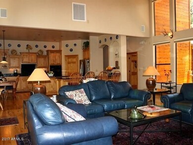 007_Living Room & Kitchen