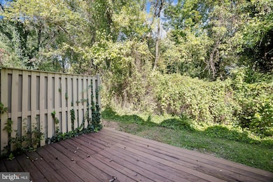 1925 Dutch Village Dr unit I-242, Hyattsville, MD 20785 - photo 3