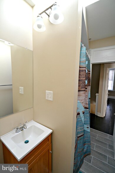 2633 Ashland Ave, Baltimore, MD 21205 - photo 6