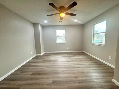 8704 Lanewood Dr unit A, Houston, TX 77016 - photo 7