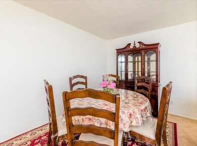 Enjoy great family dinners in this formal dining a